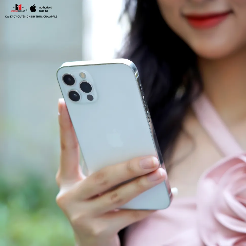 Apple “dấn thân