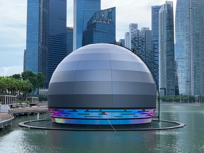 Apple Store mở của hàng trên mặt nước ở Singapore