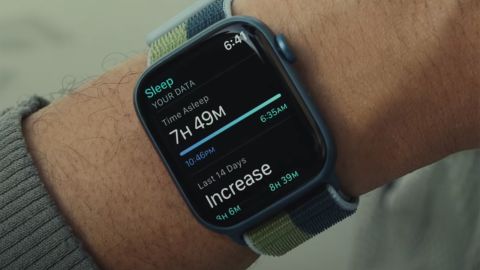 Apple Watch S7 LTE 41mm - Viền thép dây cao su  tính năng theo dõi giấc ngủ