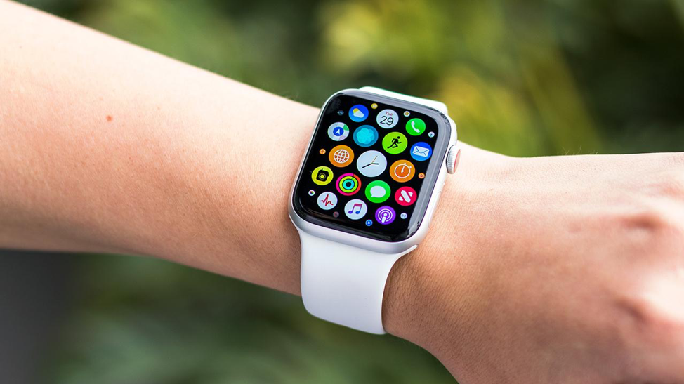 Apple Watch SE với màn hình rõ nét
