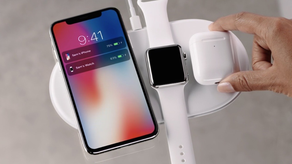 Apple Watch SE sạc nhanh và sạc không dây tiện lợi