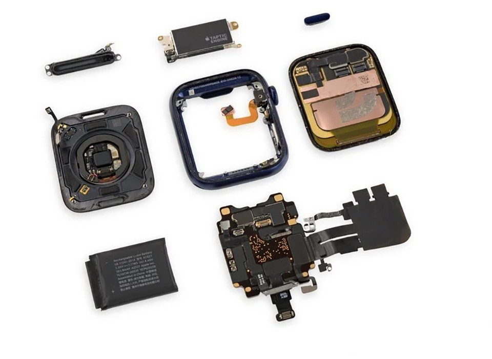 Apple Watch Series 6 để khám phá bên trong: Pin lớn, Taptic Engine và thiết kế mỏng hơn