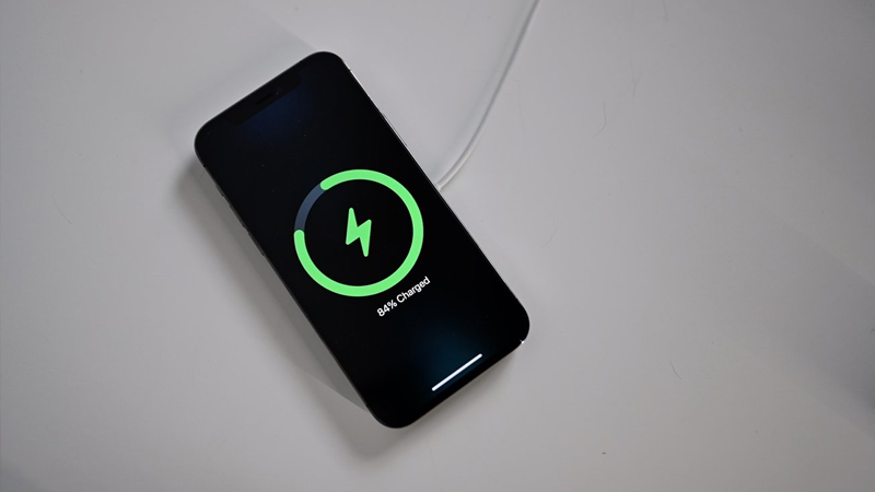 Sạc thường xuyên, đừng đợi 0