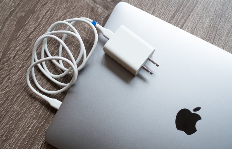 Chọn sai bộ sạc Macbook vẫn giúp máy hoạt động tốt, không bị ảnh hưởng 