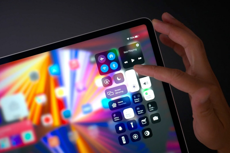 Tính năng Reference Mode có thể giúp tham chiếu, hỗ trợ điều chỉnh hiển thị màu sắc, hình ảnh