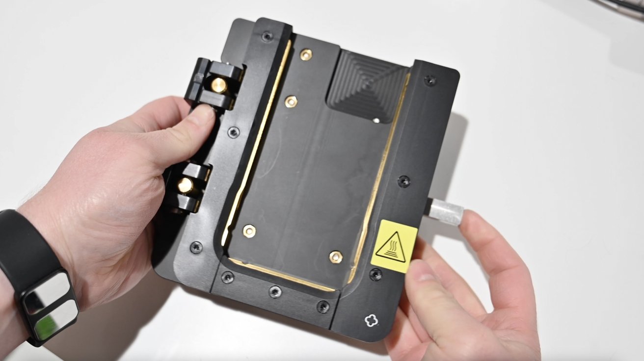 Bên trong bộ dụng cụ chương trình tự sửa chữa của Apple có gì?