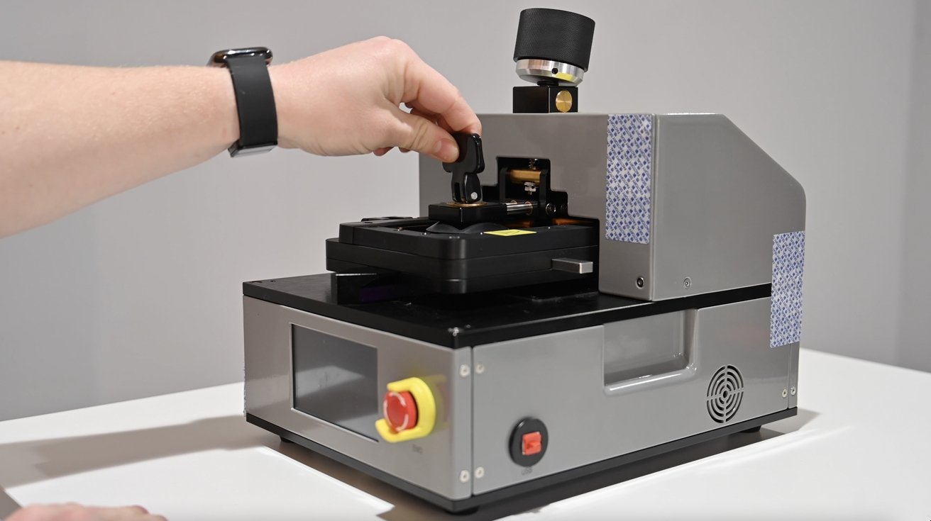 Bên trong bộ dụng cụ chương trình tự sửa chữa của Apple có gì?