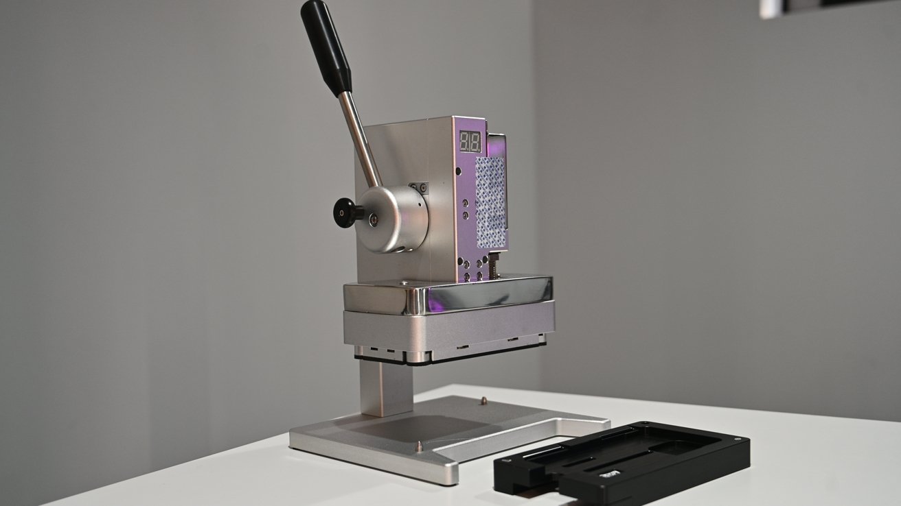 Bên trong bộ dụng cụ chương trình tự sửa chữa của Apple có gì?