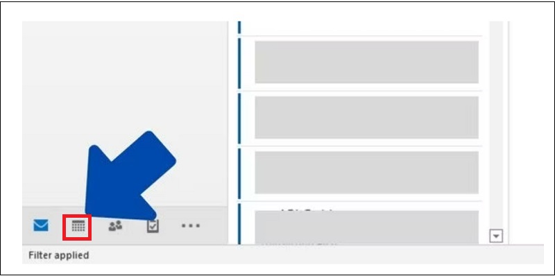 nhấp vào biểu tượng Calendar (Lịch) nằm ở phía dưới bên trái giao diện màn hình. 