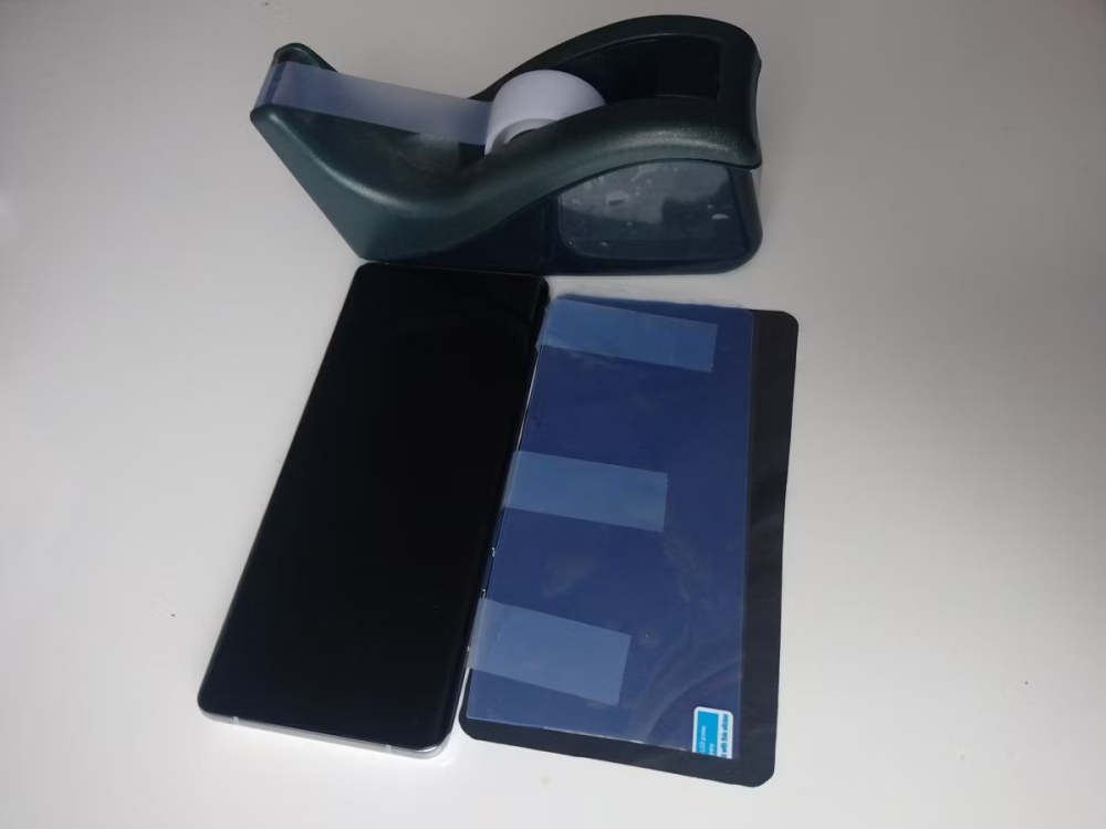 3 cách dán miếng bảo vệ màn hình điện thoại hiệu quả nhất bạn cần biết