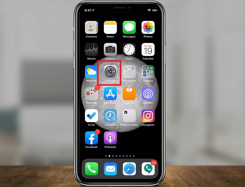 Vào Cài đặt trên iPhone hoặc iPad. 