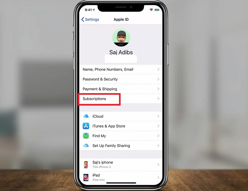 Nhấn Đăng ký (Subscriptions).
