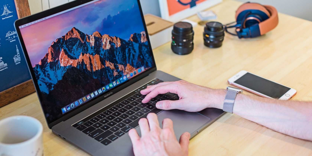 9 thói quen sử dụng sai lầm phổ biến nhất vô tình làm hỏng MacBook của bạn