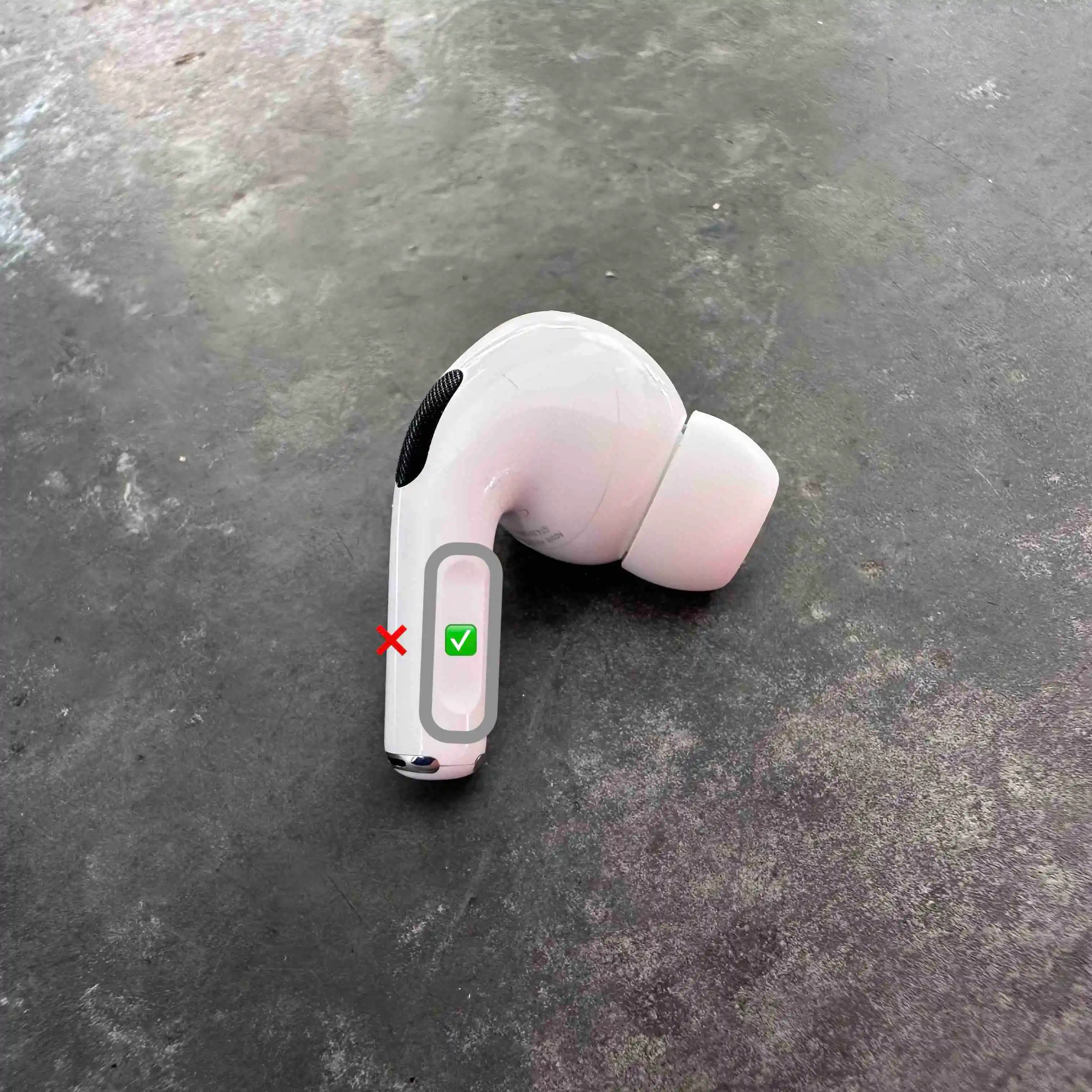 Điều chỉnh âm lượng trên AirPods Pro 2