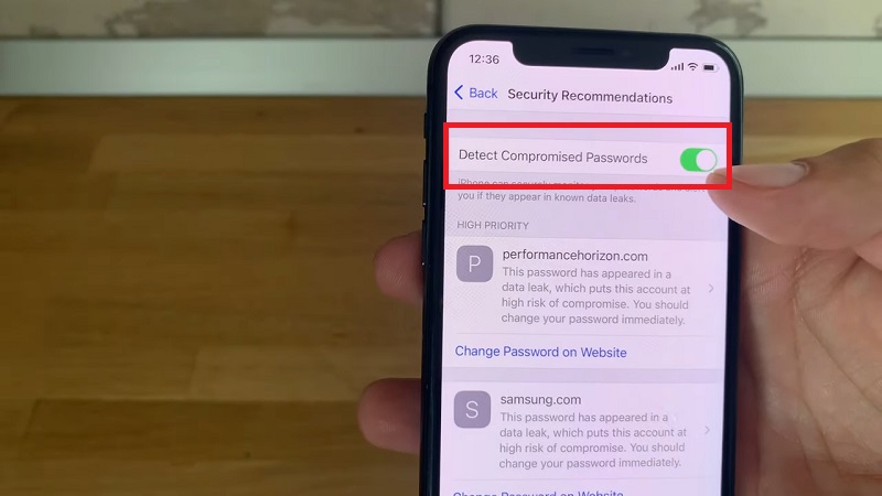 Giám sát mật khẩu