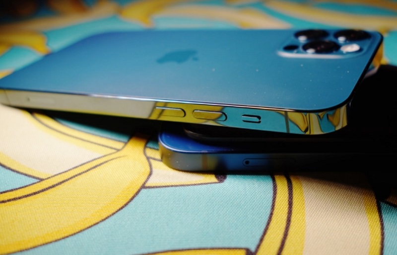 Thay đổi vỏ iPhone 12 chính hãng tại cửa hàng uy tín 