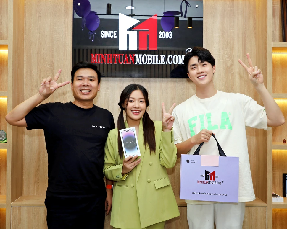 Vũ Thịnh Fanny mua iPhone 14 Pro Max