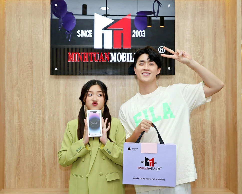 Vũ Thịnh Fanny mua iPhone 14 Pro Max