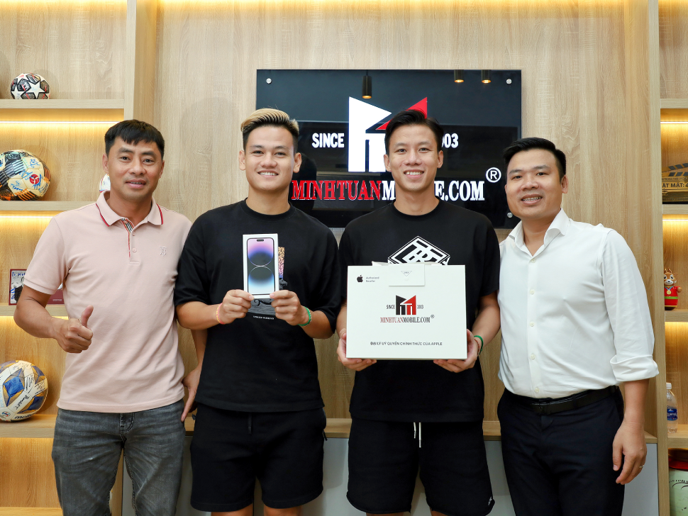 Cầu thủ Quế Ngọc Hải sắm iPhone 14 Pro Max đẹp xuất sắc