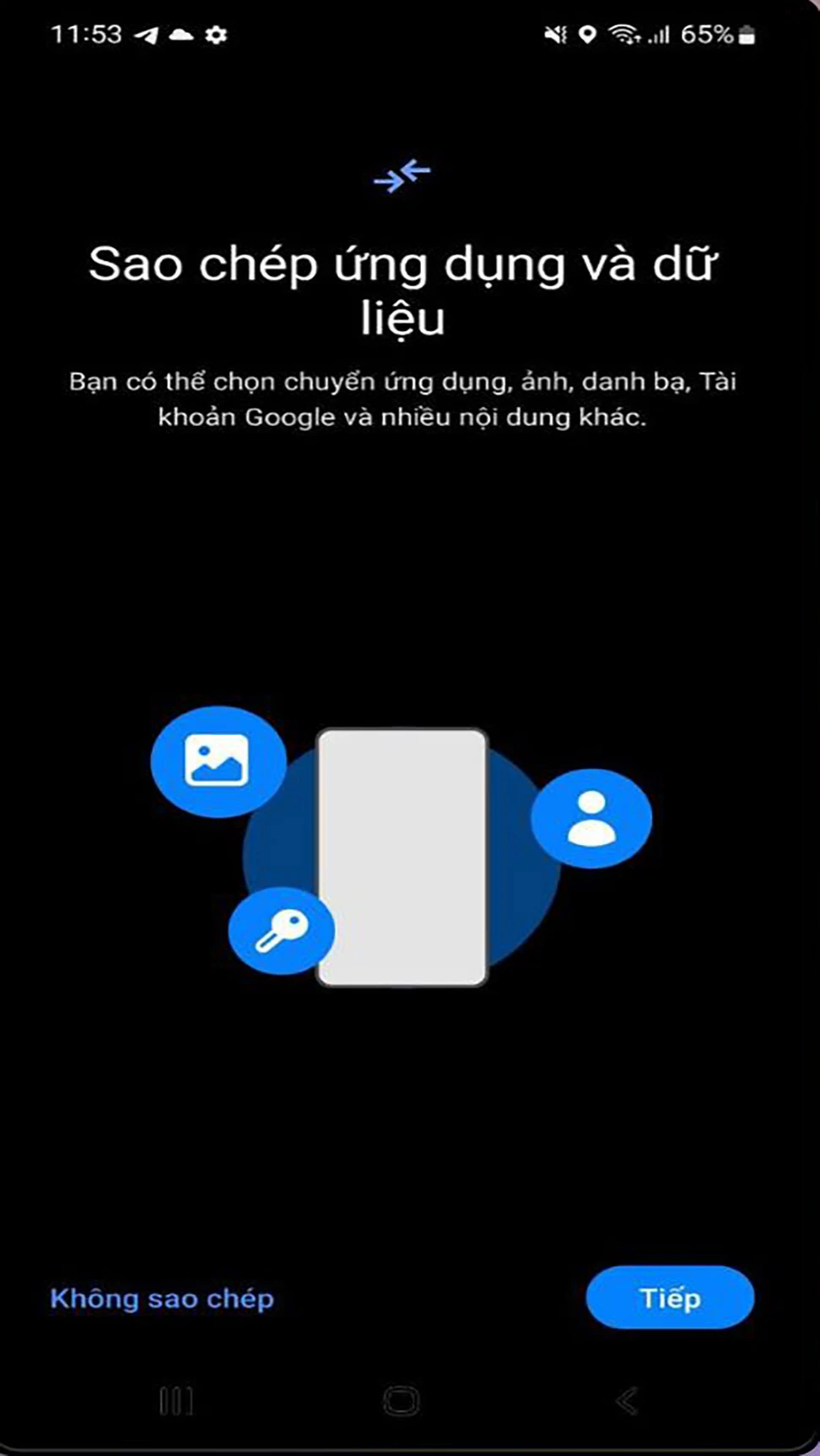 Bước 2: Điện thoại Samsung Galaxy S23, chọn Tiếp ở mục Sao chép ứng dụng và dữ liệu > Nhấp vào Tiếp ở phía dưới Dùng thiết bị cũ của mình.