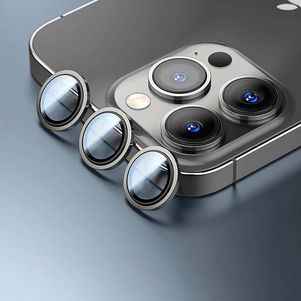 Có nên dán bảo vệ camera iPhone 14 không?