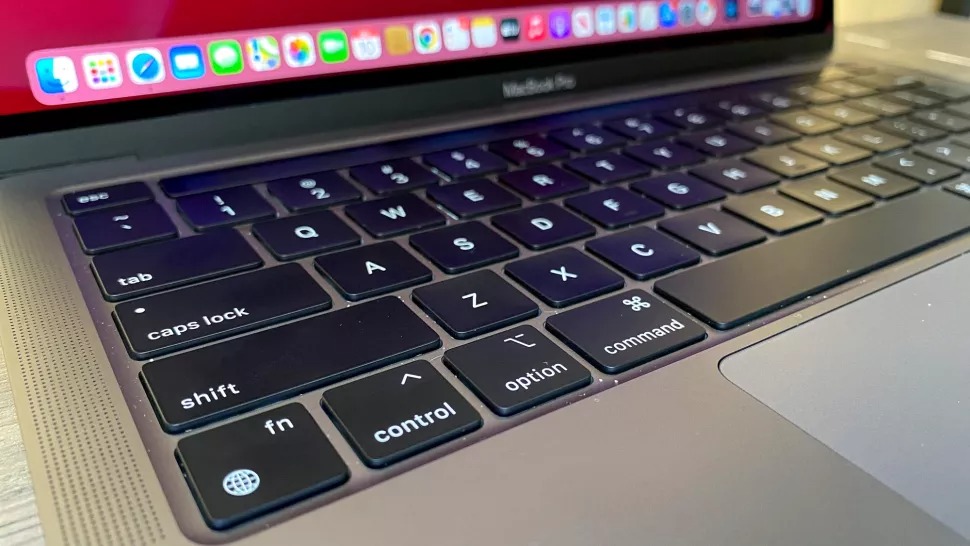 Có nên mua MacBook Pro M1 vào thời điểm cuối năm 2022, sử dụng có tốt không?