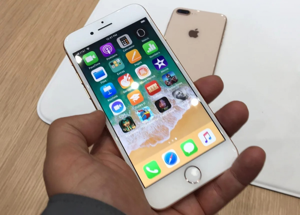 Có nên nâng cấp lên iPhone 14 không? So sánh iPhone 14 với các thế hệ iPhone cũ hơn