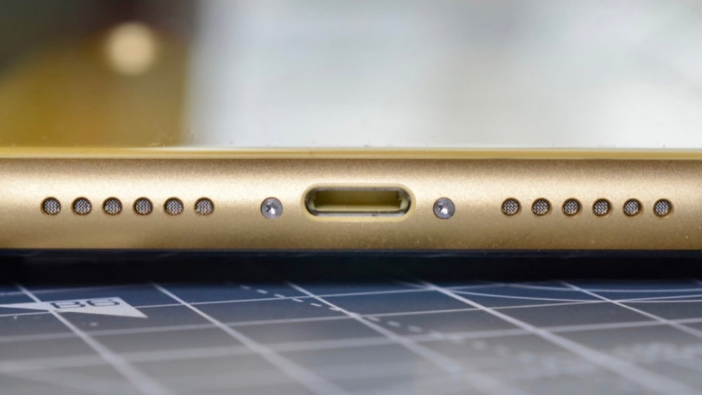 iPhone USB-C