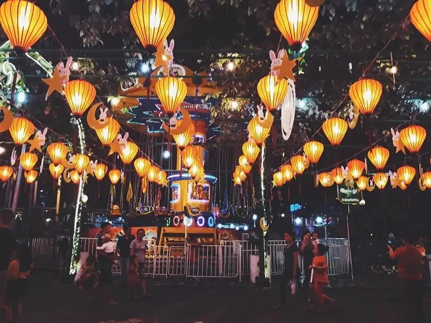 Công viên thỏ trắng địa điểm vui chơi trung thu tại TPHCM