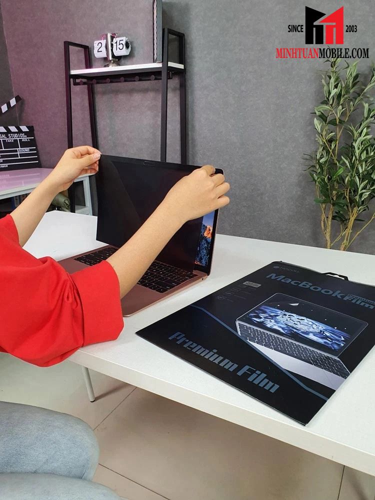 Dán màn hình chống nhìn trộm MacBook Pro 15 inch MOCOLL MOC9124