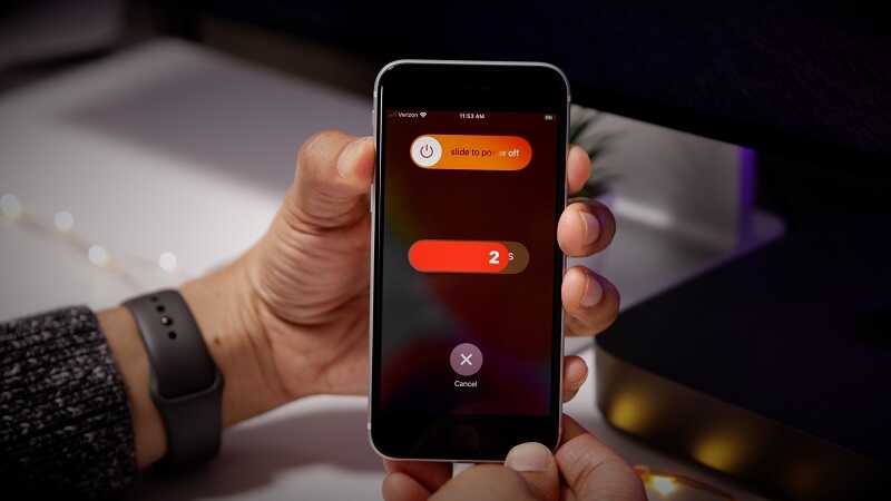 Khởi động lại điện thoại