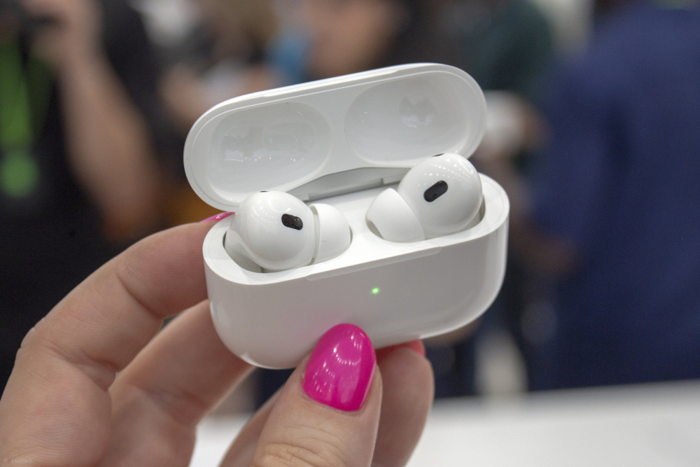 Đánh giá chi tiết Apple AirPods Pro 2: Chất lượng âm thanh ấn tượng, thời lượng pin được cải thiện