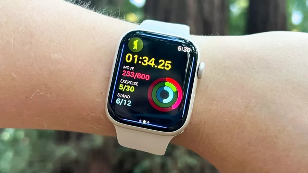 Apple Watch Series 8 pin dùng được bao lâu?