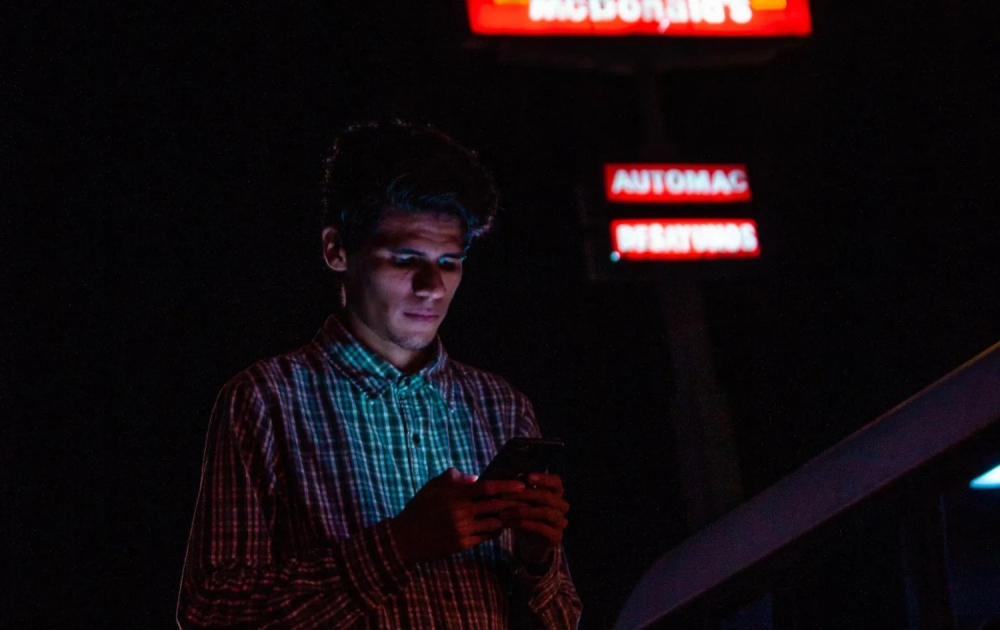 7 dấu hiệu cảnh báo iPhone của bạn đang bị nghe lén