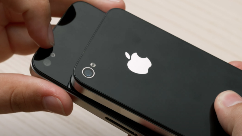 Nguyên mẫu iPhone 4 hiếm có