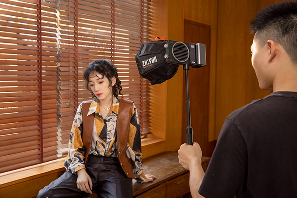 Đèn Led Zhiyun MOLUS X100 Bi-Color