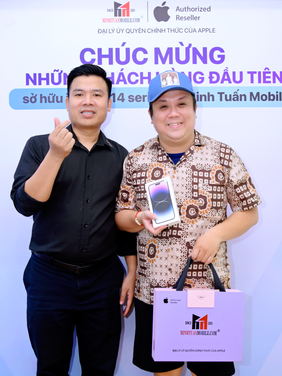 Diễn viên Gia Bảo hào hứng sắm iPhone 14 Pro Max