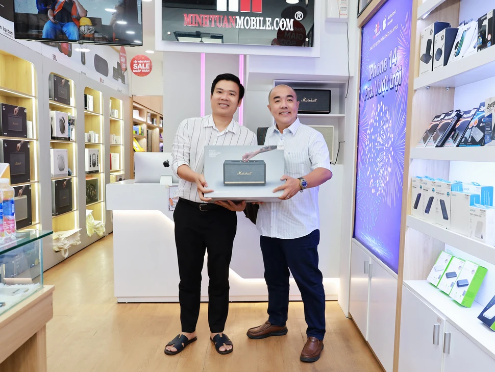 Diễn viên hài Quốc Thuận sắm loa Marshall xịn