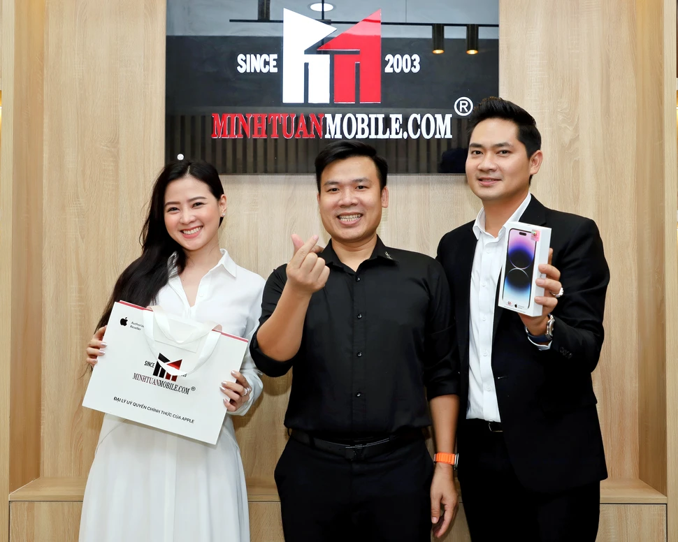 trai xinh gái đẹp đã có mặt tại Minh Tuấn Mobile tậu iPhone 14 Pro Max