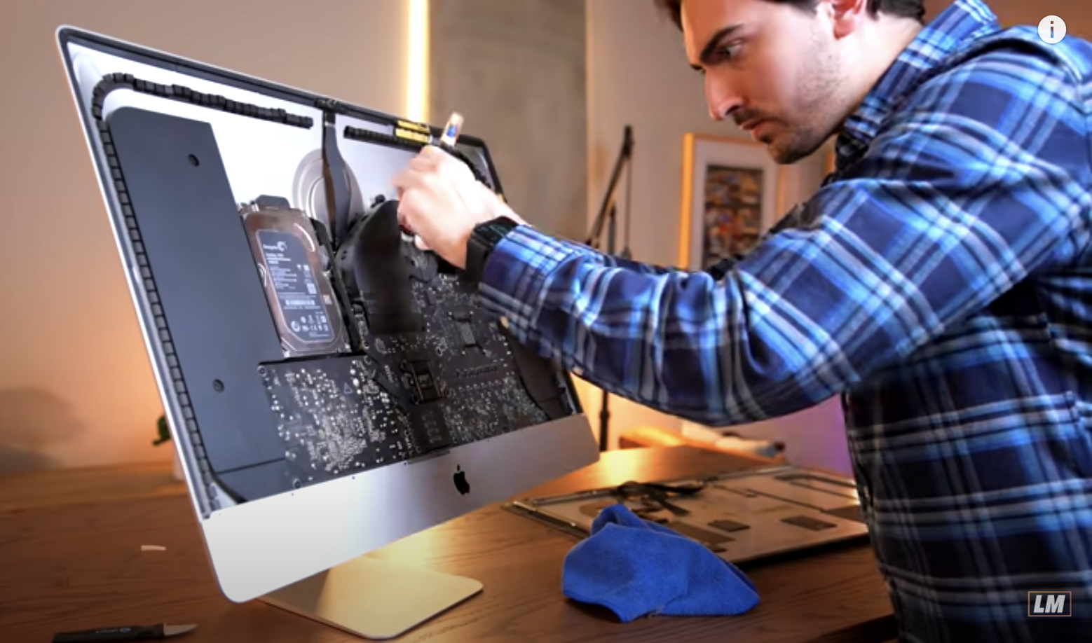 YouTuber biến iMac 27 inch thành 'Màn hình Studio' hoạt động đầy đủ với giá chỉ bằng một nửa
