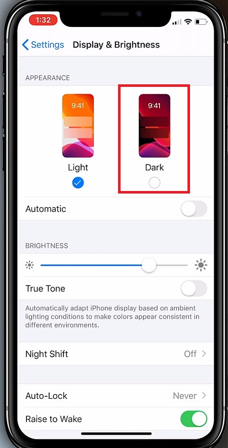 Chế độ Làm tối có thể gây màn hình iPhone tự động giảm độ sáng (mờ đi) 