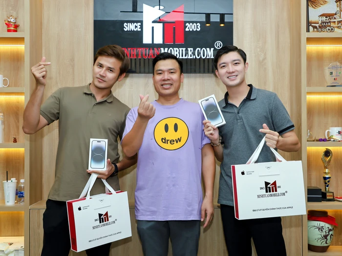 Đôi diễn viên Anh Tài và Bi Max rủ nhau sắm iPhone 14 Pro Max Space Black đen quyền lực