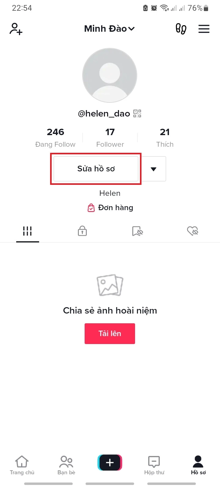 Bước 2: Nhấn vào nút Sửa hồ sơ ở bên dưới ảnh đại diện.