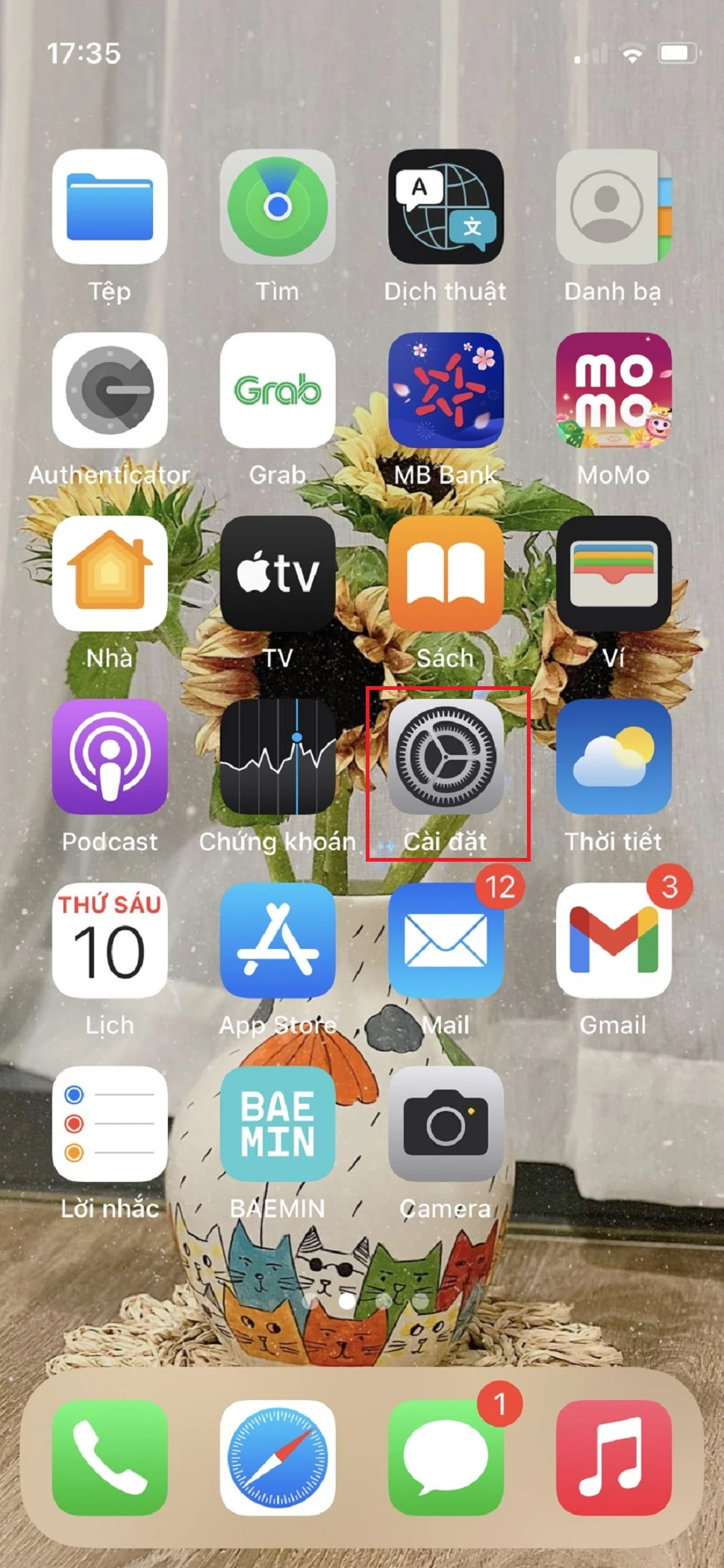 Bước 1: Mở ứng dụng Cài đặt > Chọn Pin.