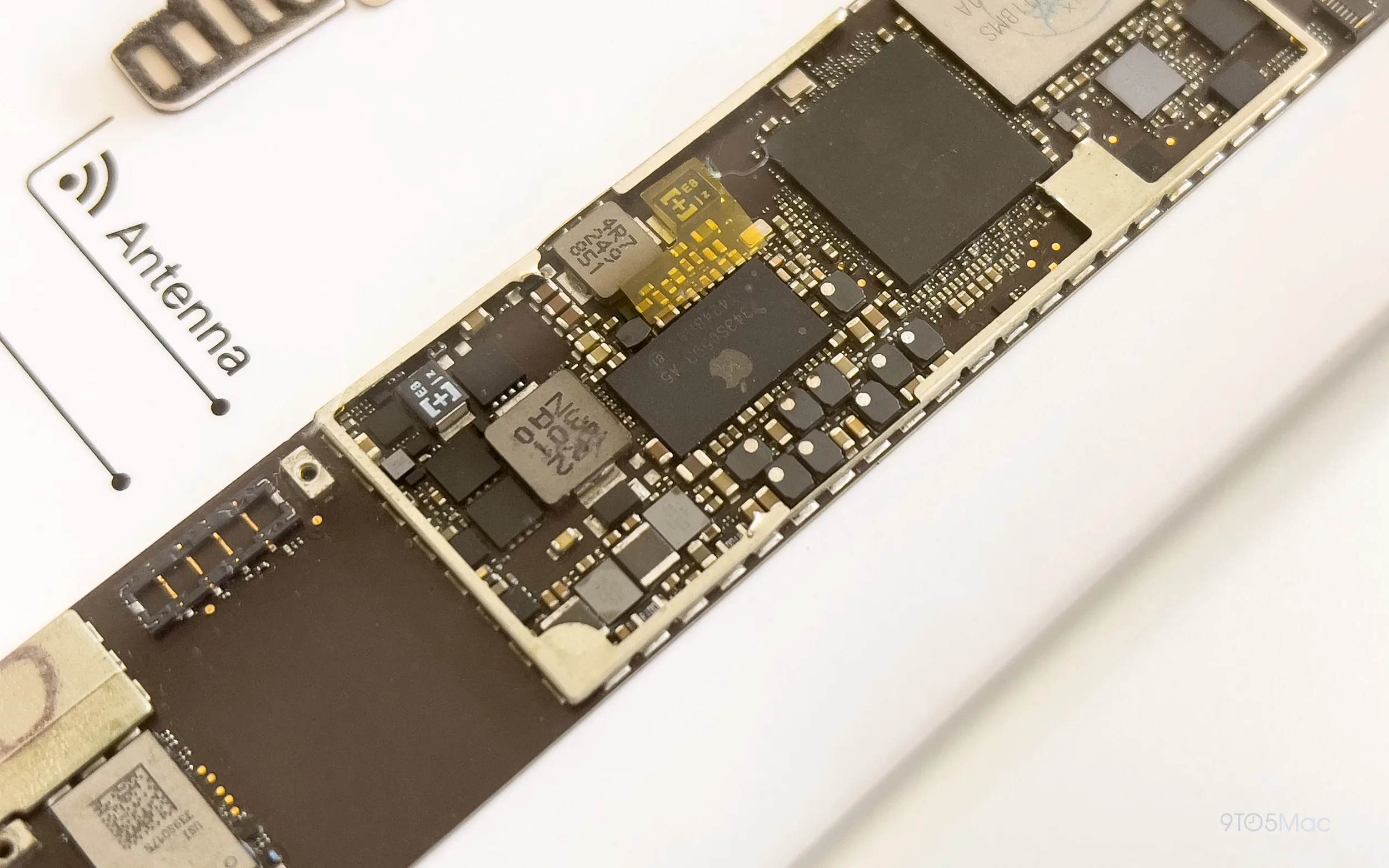 iPad mini thế hệ đầu tiên được GRID tháo rời và đóng khung