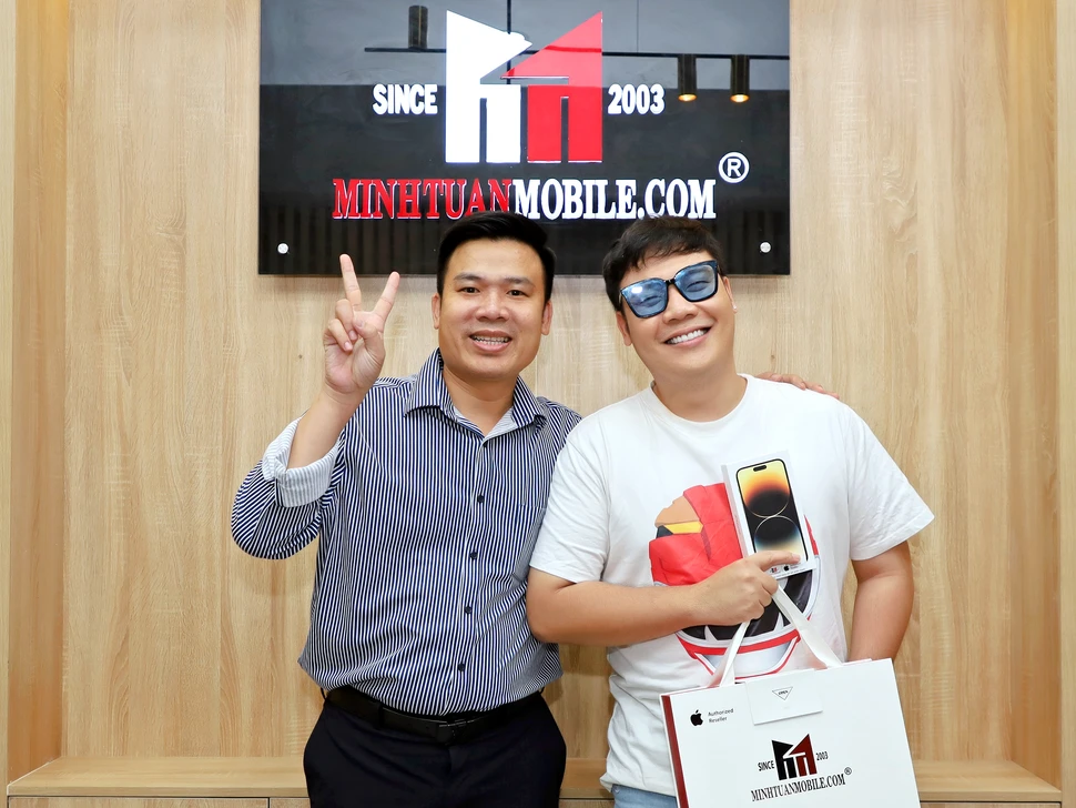 Hamlet Trương cũng rơi vào tình yêu với iPhone 14 Pro Max