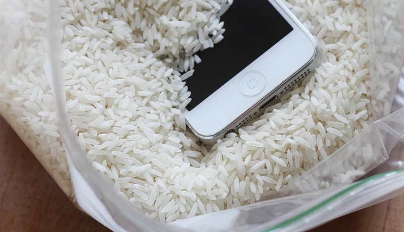 Làm khô bộ phận, linh kiện bên trong iPhone