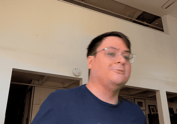 Sân khấu trung tâm