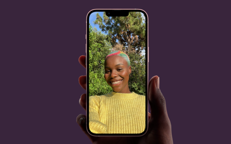 iPhone 13 128 GB chính hãng VN/A màn hình có phần tai thỏ gọn gàng hơn