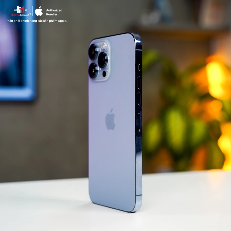 iPhone 13 Pro Max Blue hợp mệnh Thủy và mệnh Mộc
